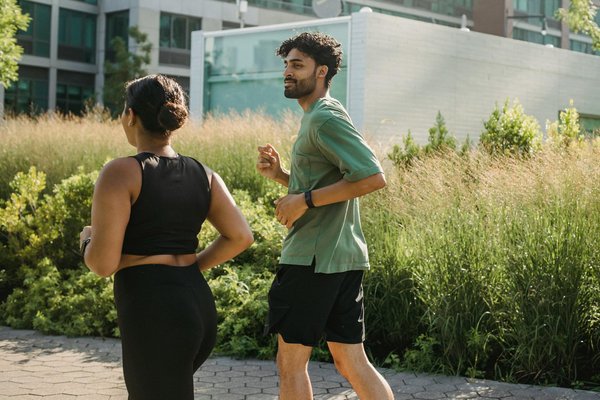 Découvrez comment l'activité physique peut atténuer les symptômes du syndrome de fatigue chronique